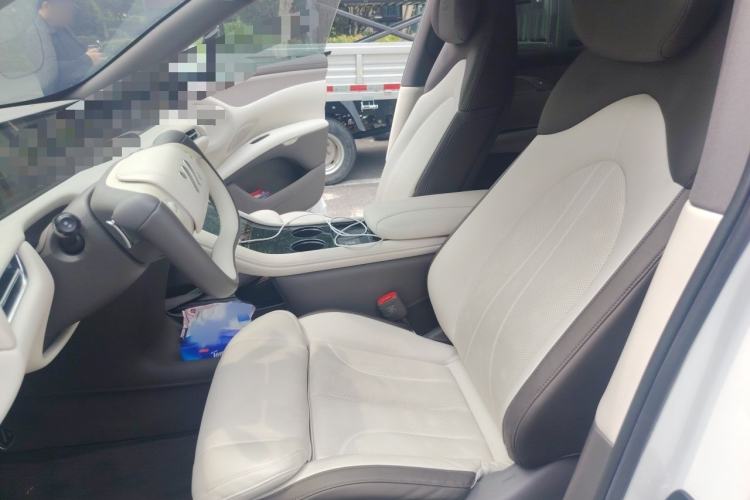 Used IM LS7 2023 90 kWh Elite All-Wheel-Drive Version Left Front Seat