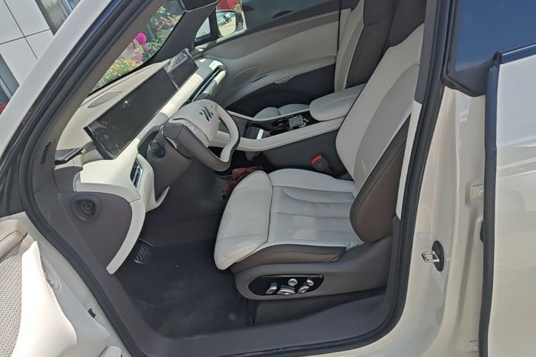 Used IM LS7 2023 90 kWh Elite All-Wheel-Drive Version Left Front Seat