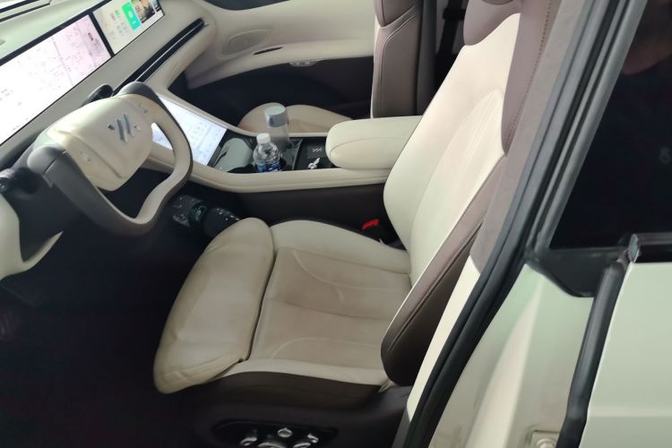 Used IM LS7 2023 100kWh Lux Rear-Drive Version Left Front Seat