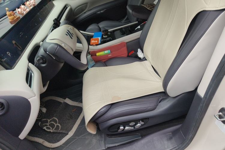 Used IM LS7 2023 90 kWh Elite Rear-Drive Version Left Front Seat