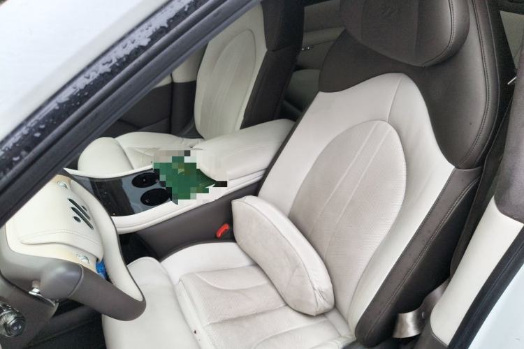 Used IM LS7 2023 100kWh Lux Rear-Drive Version Left Front Seat