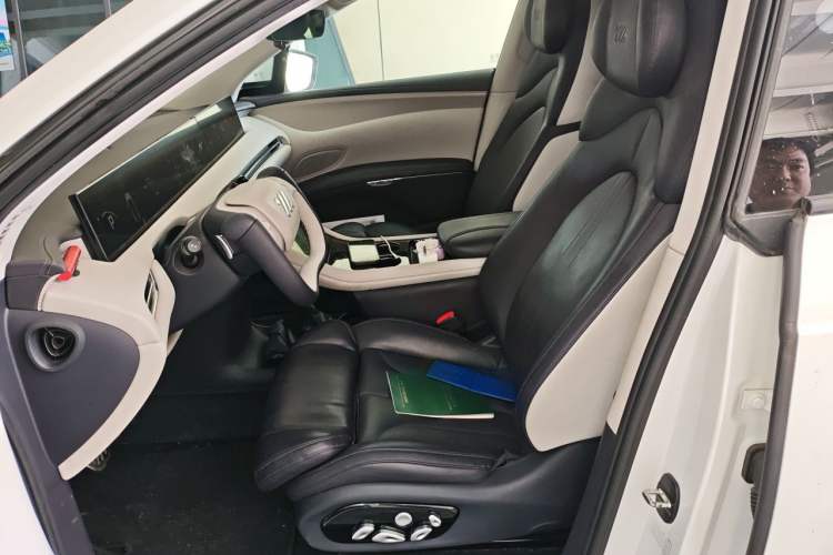 Used IM LS7 2023 90 kWh Elite Rear-Drive Version Left Front Seat