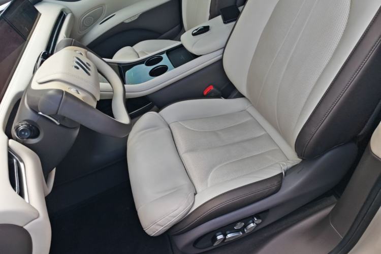 Used IM LS7 2023 90 kWh Elite Rear-Drive Version Left Front Seat