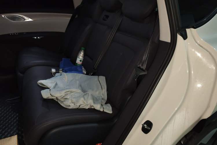 Used IM LS7 2023 90 kWh Elite Rear-Drive Version Left Rear Seat