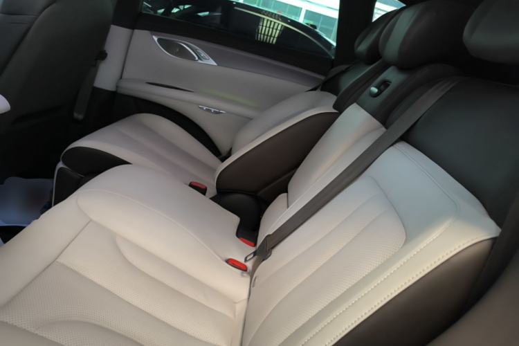 Used IM LS7 2023 90 kWh Elite Rear-Drive Version Left Rear Seat
