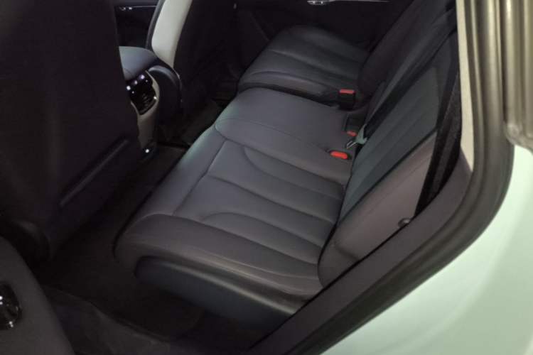 Used IM LS7 2023 90 kWh Elite Rear-Drive Version Left Rear Seat