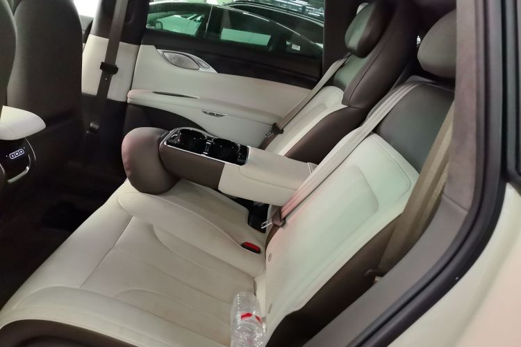 Used IM LS7 2023 100kWh Lux Rear-Drive Version Left Rear Seat