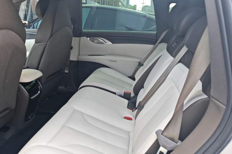 Used IM LS7 2023 90 kWh Elite Rear-Drive Version Left Rear Seat