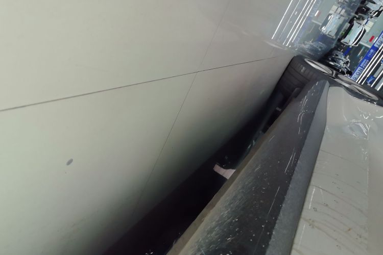 Used IM LS7 2023 100kWh Lux Rear-Drive Version Left Side Sill
