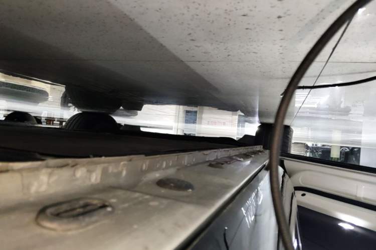 Used IM LS7 2023 90 kWh Elite All-Wheel-Drive Version Left Side Sill
