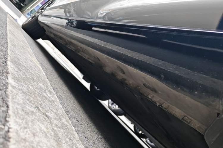 Used IM LS7 2023 90 kWh Elite Rear-Drive Version Left Side Sill