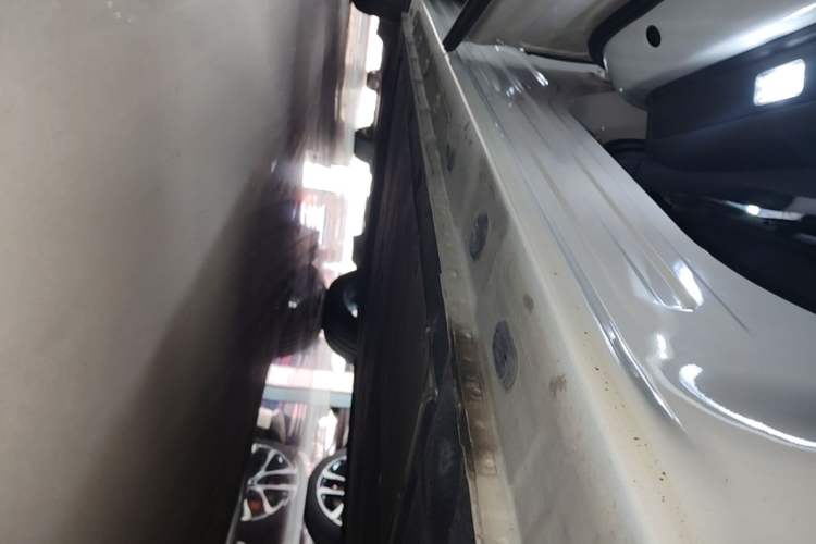 Used IM LS7 2023 90 kWh Elite Rear-Drive Version Left Side Sill
