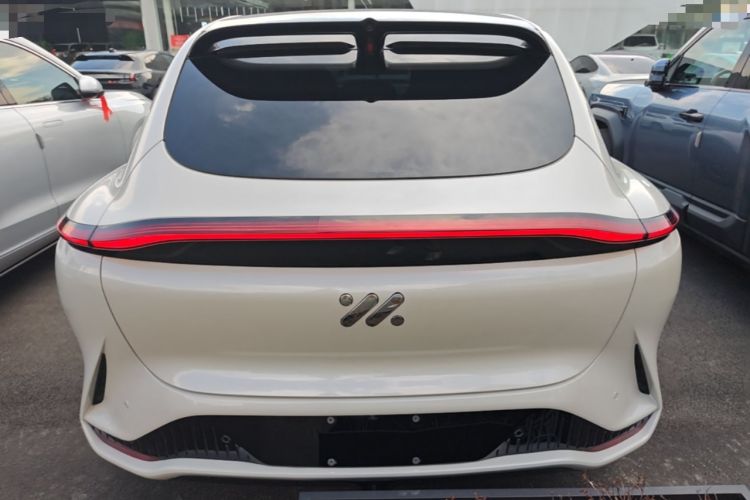 Used IM LS7 2023 90 kWh Elite Rear-Drive Version Rear