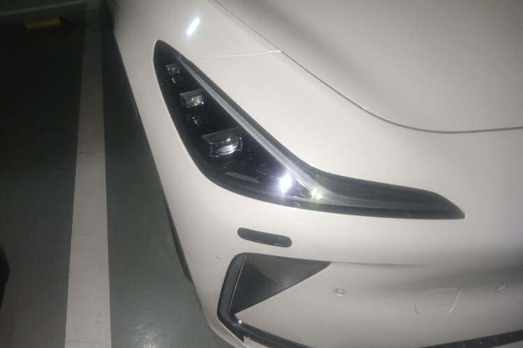 Used IM LS7 2023 90 kWh Elite Rear-Drive Version Right Front Headlight