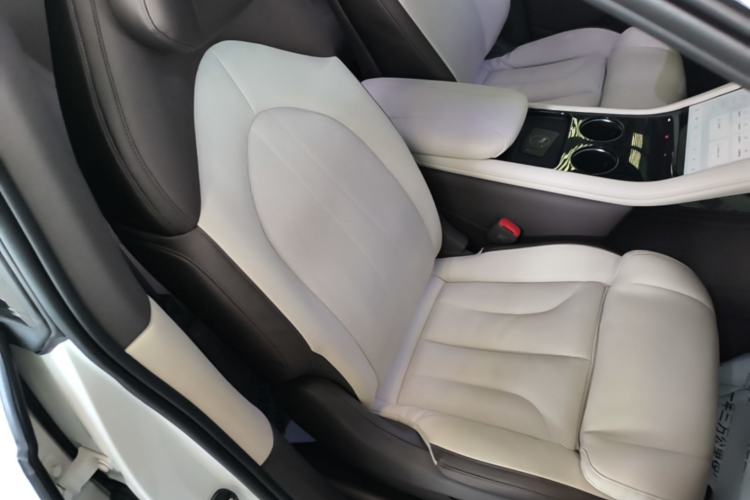 Used IM LS7 2023 90 kWh Elite Rear-Drive Version Right Front Seat