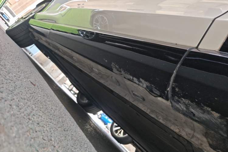 Used IM LS7 2023 90 kWh Elite Rear-Drive Version Right Side Sill