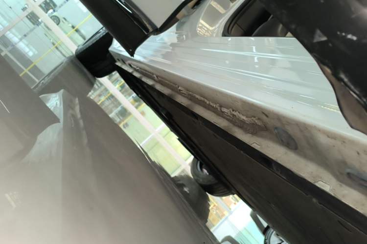 Used IM LS7 2023 90 kWh Elite Rear-Drive Version Right Side Sill