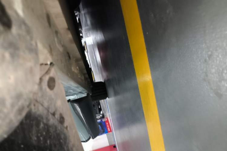 Used IM LS7 2023 90 kWh Elite Rear-Drive Version Right Side Sill