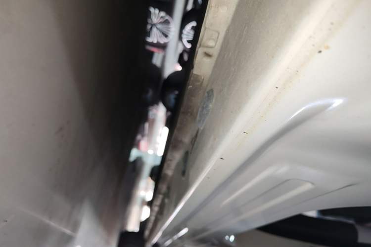 Used IM LS7 2023 90 kWh Elite Rear-Drive Version Right Side Sill