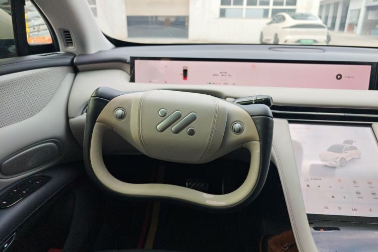 Used IM LS7 2023 90 kWh Elite Rear-Drive Version Steering Wheel