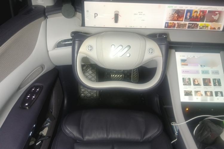 Used IM LS7 2023 90 kWh Elite Rear-Drive Version Steering Wheel