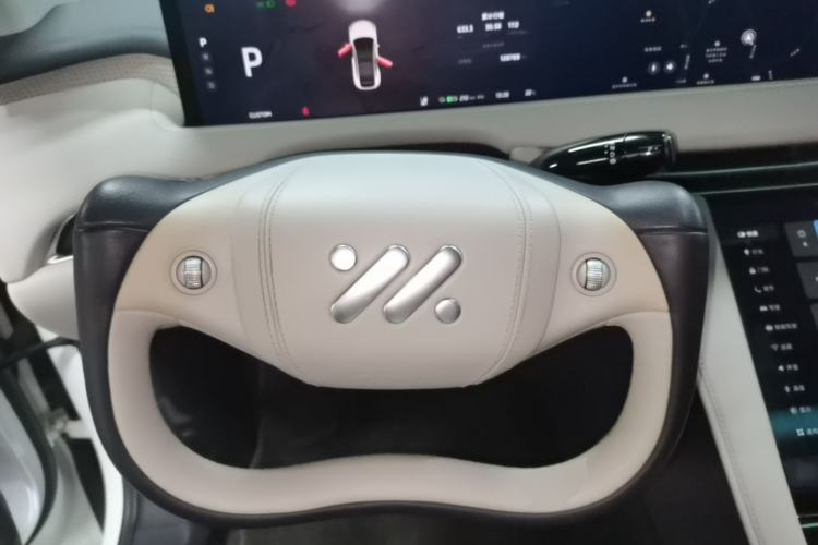 Used IM LS7 2023 90 kWh Elite Rear-Drive Version Steering Wheel