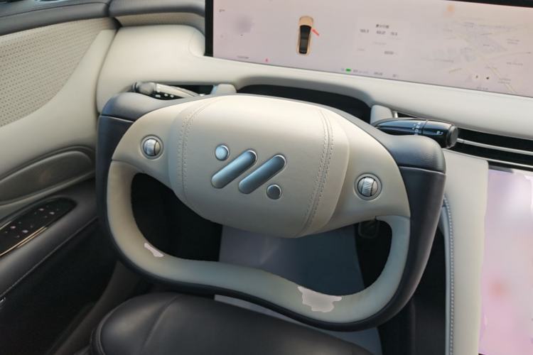 Used IM LS7 2023 90 kWh Elite Rear-Drive Version Steering Wheel