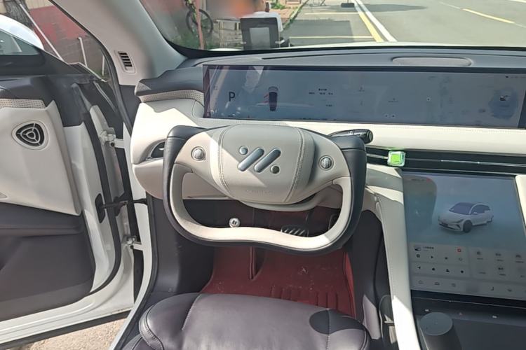 Used IM LS7 2023 90 kWh Elite Rear-Drive Version Steering Wheel