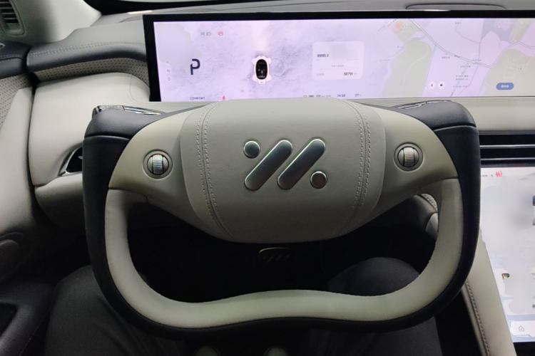 Used IM LS7 2023 90 kWh Elite All-Wheel-Drive Version Steering Wheel