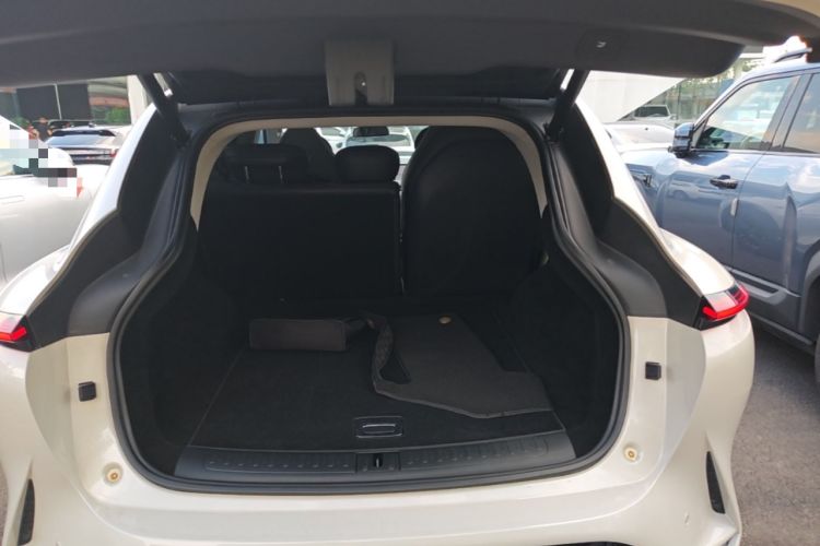 Used IM LS7 2023 90 kWh Elite Rear-Drive Version Trunk