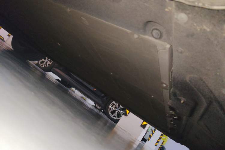 Used IM LS7 2023 90 kWh Elite Rear-Drive Version Chassis Front Right