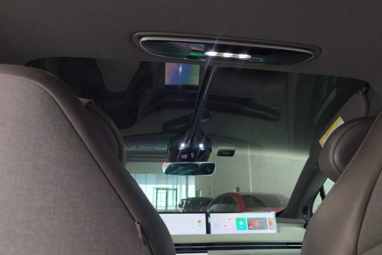 Used IM LS7 2023 90 kWh Elite Rear-Drive Version Headliner