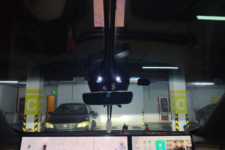 Used IM LS7 2023 90 kWh Elite Rear-Drive Version Headliner