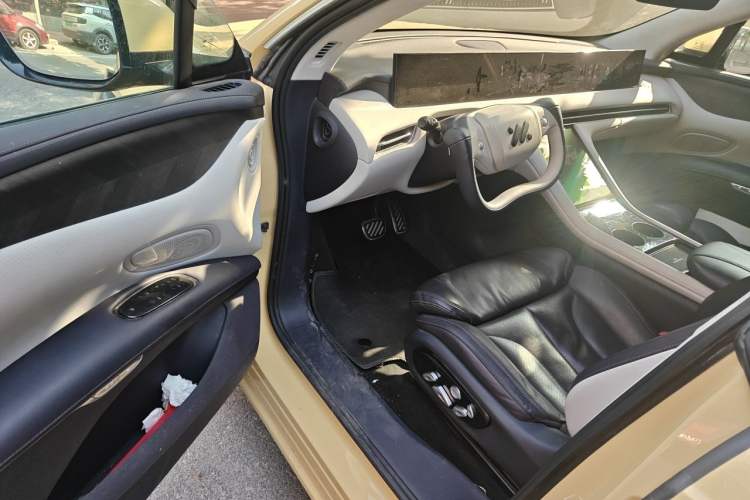 Used IM LS7 2023 100kWh Pro All-Wheel-Drive Version Interior 3