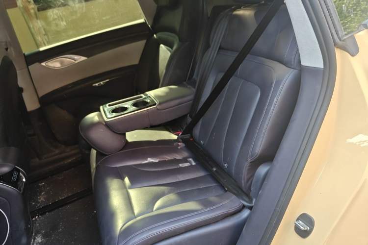 Used IM LS7 2023 100kWh Pro All-Wheel-Drive Version Interior 4