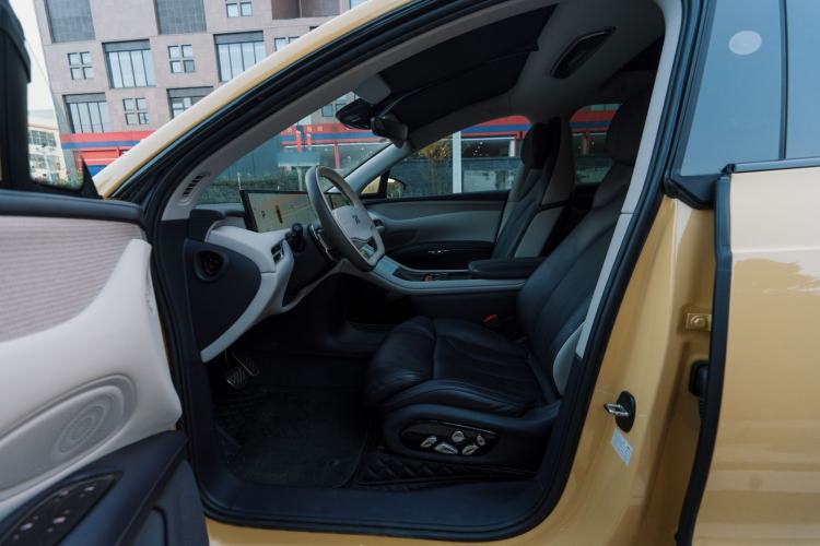 Used IM LS7 2023 90 kWh Elite Rear-Drive Version Left Front Seat