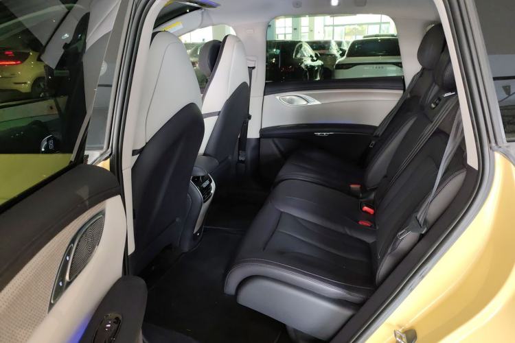 Used IM LS7 2023 100kWh Lux Rear-Drive Version Left Rear Seat