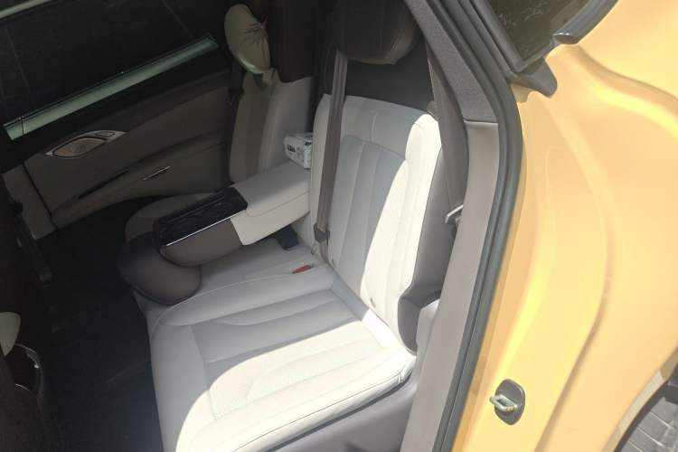 Used IM LS7 2023 90 kWh Elite Rear-Drive Version Left Rear Seat