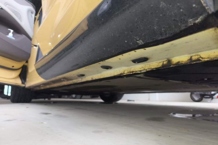 Used IM LS7 2023 90 kWh Elite Rear-Drive Version Left Side Sill