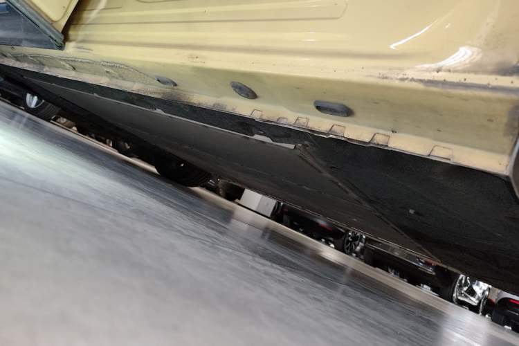 Used IM LS7 2023 100kWh Lux Rear-Drive Version Left Side Sill