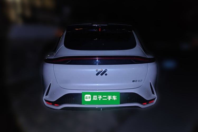 Used IM LS7 2023 90 kWh Elite Rear-Drive Version Rear