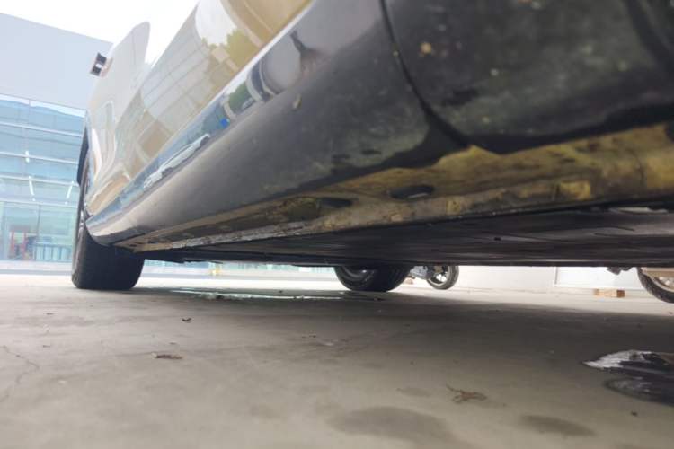 Used IM LS7 2023 90 kWh Elite Rear-Drive Version Right Side Sill