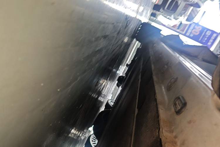 Used IM LS7 2023 100kWh Lux All-Wheel-Drive Version Right Side Sill