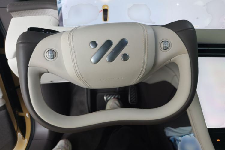Used IM LS7 2023 90 kWh Elite Rear-Drive Version Steering Wheel