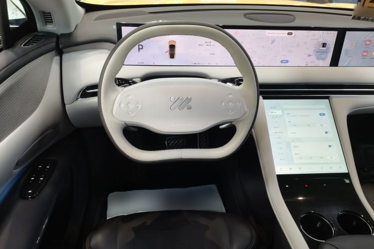 Used IM LS7 2023 90 kWh Elite Rear-Drive Version Steering Wheel