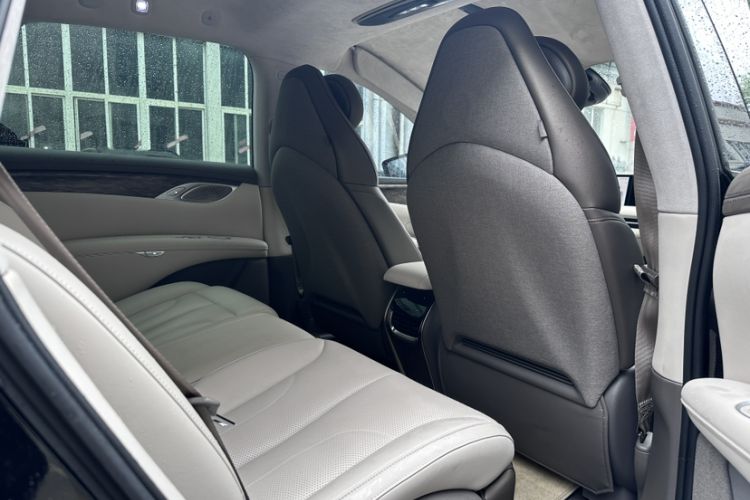 Used IM LS7 2024 90 kWh Max Elite Rear-Drive Version Interior 7