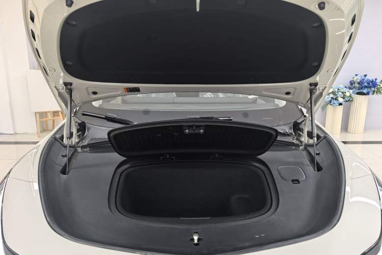 Used IM LS7 2024 90 kWh Max Elite Rear-Drive Version Interior 4