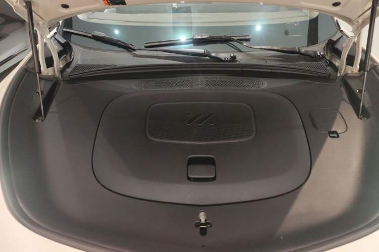 Used IM LS7 2024 90 kWh Max Elite Rear-Drive Version Engine Bay