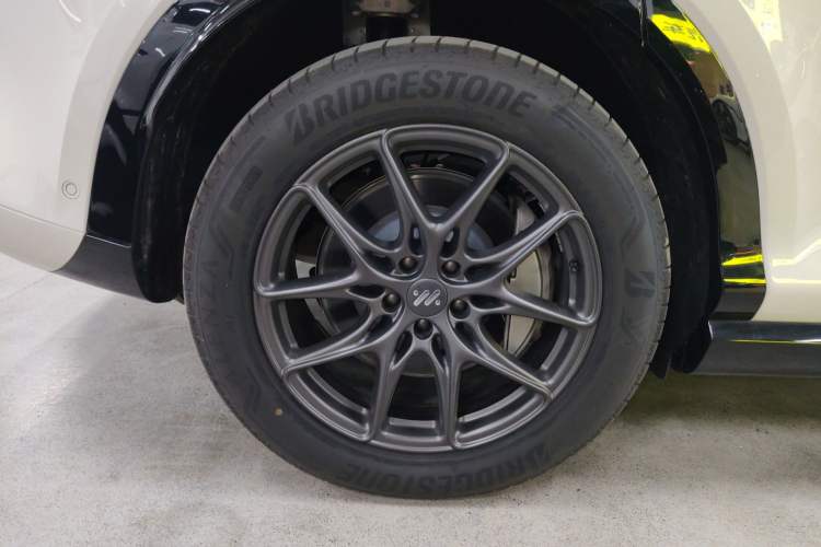 Used IM LS7 2024 90 kWh Max Elite Rear-Drive Version Exterior 8
