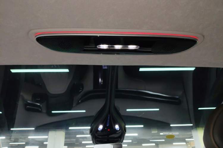 Used IM LS7 2024 90 kWh Max Elite Rear-Drive Version Headliner